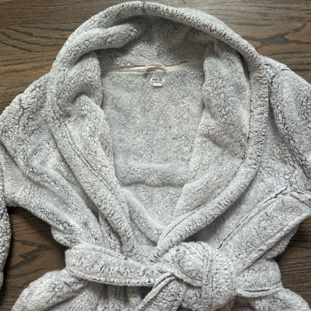 Aerie Grey Sherpa Robe! - Picture 5 of 6